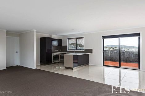 Property photo of 2/6 Loch Way Oakdowns TAS 7019