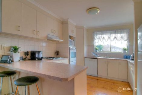 Property photo of 3 Sue Place Berwick VIC 3806