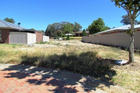 17 Oakmont Cct, West Wodonga, VIC 3690