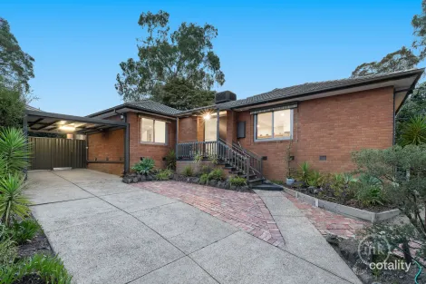 Property photo of 16 Amaroo Way Yallambie VIC 3085