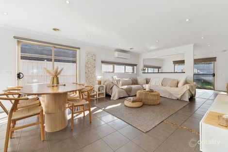 15 Danube Cl, Skye, VIC 3977