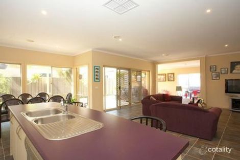 Property photo of 5 Mokoan Close Manor Lakes VIC 3024