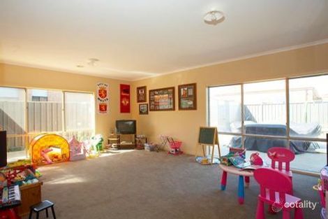 Property photo of 5 Mokoan Close Manor Lakes VIC 3024