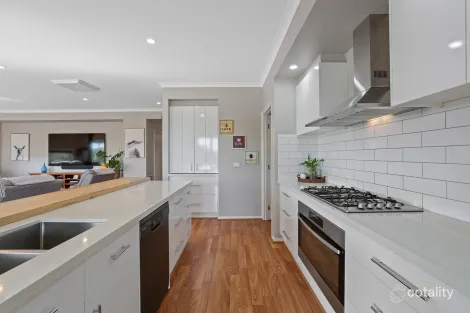 Property photo of 100 Gainsborough Avenue Lang Lang VIC 3984