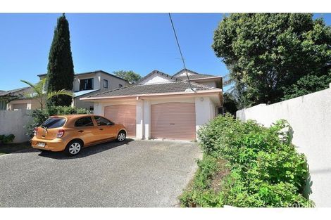 2/77 Nobby Pde, Miami, QLD 4220