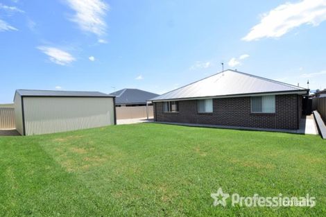 Property photo of 11 Basalt Way Kelso NSW 2795