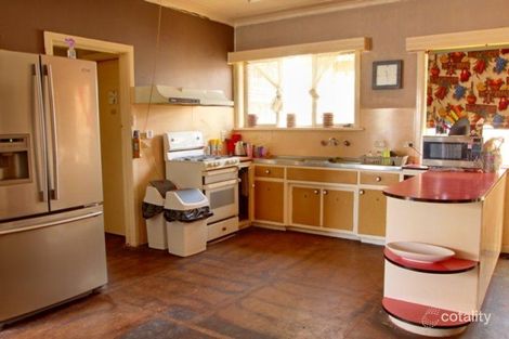 Property photo of 14 Cullis Parade Bayswater VIC 3153