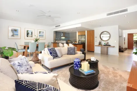 Property photo of 5205 Marine Drive West Hope Island QLD 4212