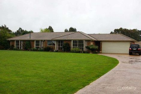 18 Newnham Dr, Romsey, VIC 3434