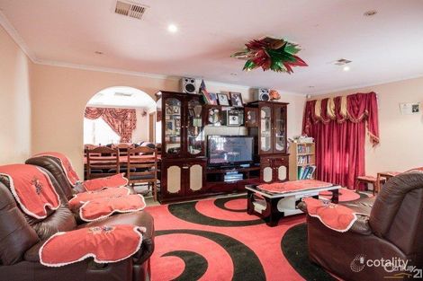 Property photo of 18 Jasper Court Hampton Park VIC 3976