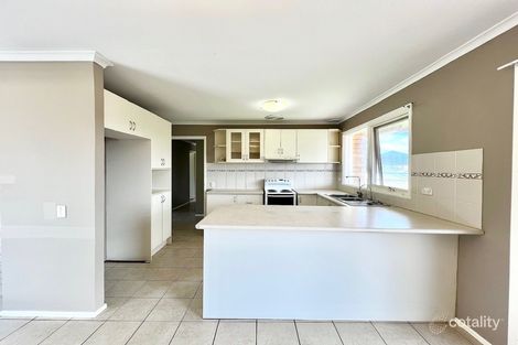 Property photo of 46 Georgiana Crescent Ambarvale NSW 2560