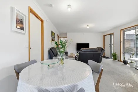 Property photo of 1/4 Tivoli Road Old Beach TAS 7017