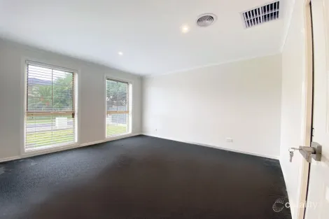 Property photo of 13 Paringa Way Burnside VIC 3023