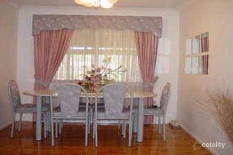 Property photo of 5 Arana Close Georges Hall NSW 2198