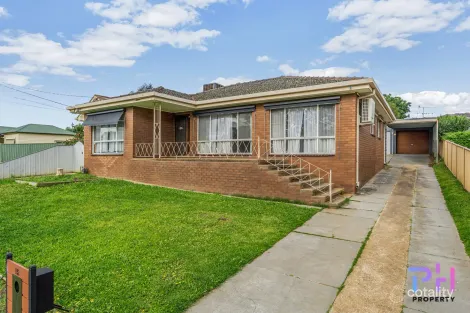 15 Benjamin St, Kangaroo Flat, VIC 3555