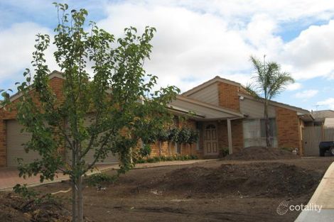 4 Brogil Walk, Sydenham, VIC 3037