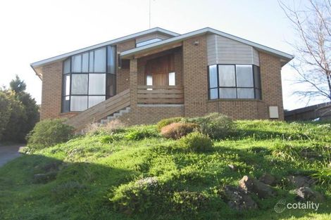 8 Green Valley Gr, Meadow Heights, VIC 3048