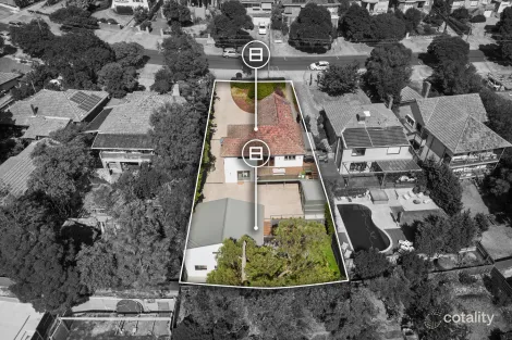 Property photo of 18 Hillsyde Parade Strathmore VIC 3041