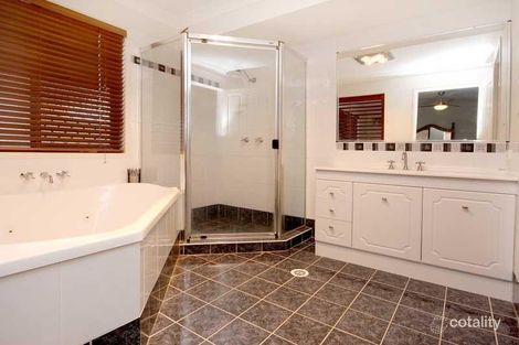 Property photo of 11 Hilldean Drive Raceview QLD 4305