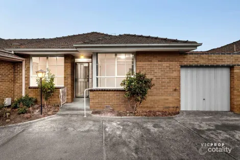 Property photo of 2/8 Athelstan Road Camberwell VIC 3124