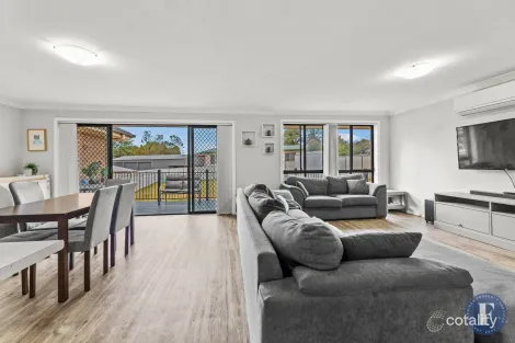 Property photo of 22 Henry Place Young NSW 2594