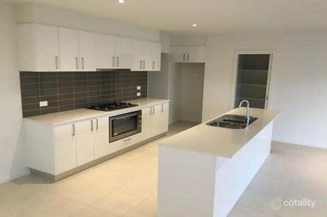 Property photo of 9 Sandview Place Cranbourne VIC 3977