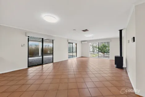 Property photo of 15 Gallica Close Niddrie VIC 3042