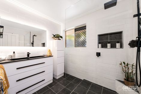 Property photo of 4 Salem Court Lammermoor QLD 4703