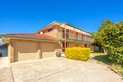 Property photo of 8 Craiglea Close Taree NSW 2430