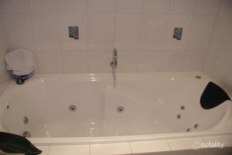 Property photo of 2 Queensbury Way Werribee VIC 3030