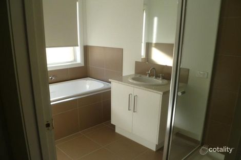 Property photo of 33 Oasis Boulevard Mildura VIC 3500