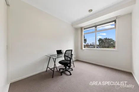 Property photo of 6/16-20 Honeysuckle Close Pakenham VIC 3810