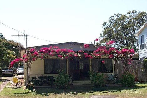 6 Spence St, Point Vernon, QLD 4655