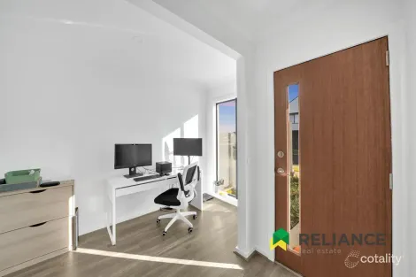 Property photo of 11 Pendower Way Werribee VIC 3030