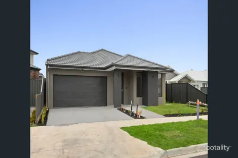 Property photo of 33 Cinder Drive Tarneit VIC 3029