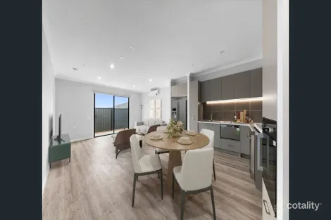 Property photo of 33 Cinder Drive Tarneit VIC 3029