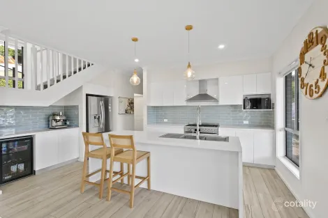 Property photo of 8 Scenic Place Berkeley NSW 2506