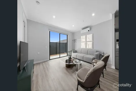 Property photo of 33 Cinder Drive Tarneit VIC 3029