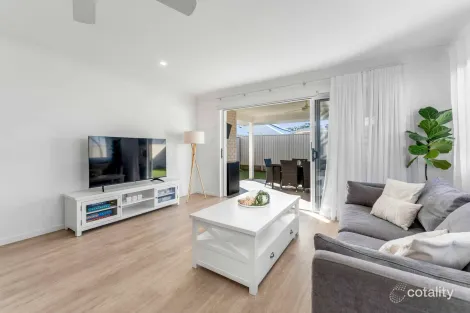 Property photo of 3 Vanna Place Redland Bay QLD 4165