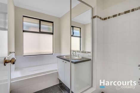 Property photo of 15 Lismore Ridge Lakelands WA 6180