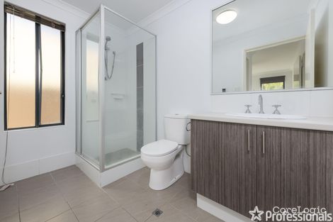 Property photo of 11 Elvire Grove Golden Bay WA 6174