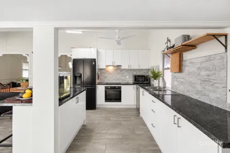 9 Stanley St, Nambour, QLD 4560
