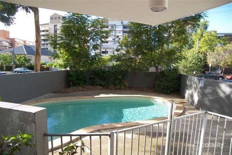 Property photo of 13/75 Thorn Street Kangaroo Point QLD 4169