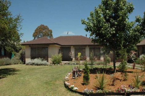 Property photo of 20 Penrith Court Berwick VIC 3806