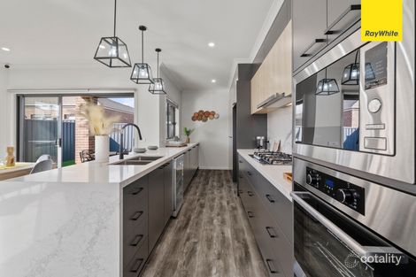 Property photo of 41 Stonefly Circuit Weir Views VIC 3338