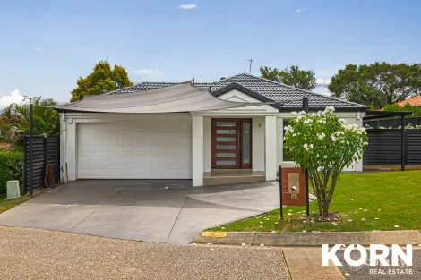 Property photo of 3 Manor Close Robina QLD 4226