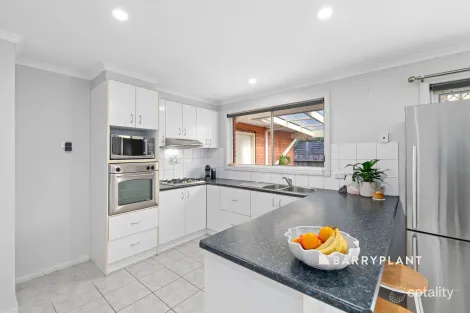 Property photo of 19 Glenaire Crescent Cranbourne West VIC 3977