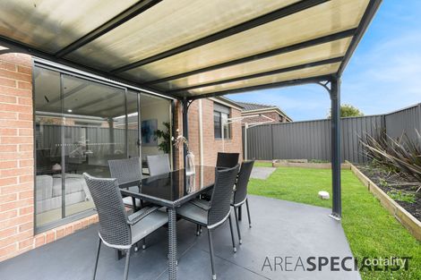 Property photo of 32 Jupiter Crescent Cranbourne West VIC 3977