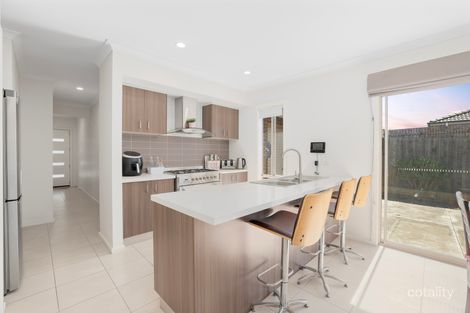 Property photo of 28 Pinnacle Way Fraser Rise VIC 3336