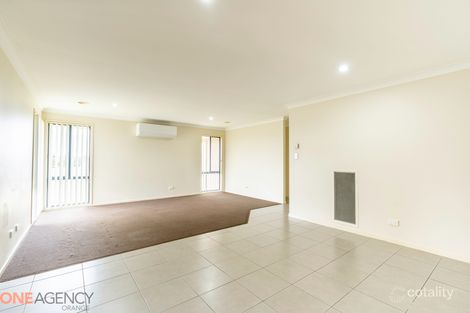Property photo of 19 Quinlan Run Orange NSW 2800